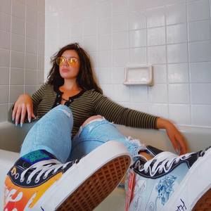 Meet your Posher, Victoria